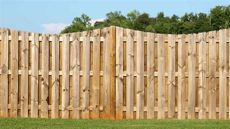 can you build a shadow box fence using steel posts|do it yourself fence installation.